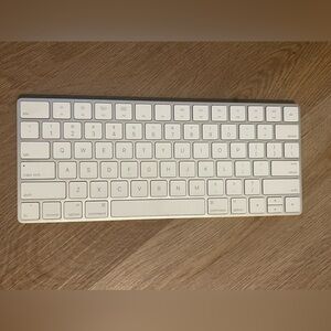 Apple Magic Wireless Keyboard